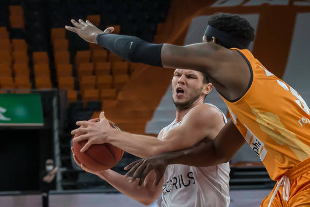 了坚实的基 了坚实的基