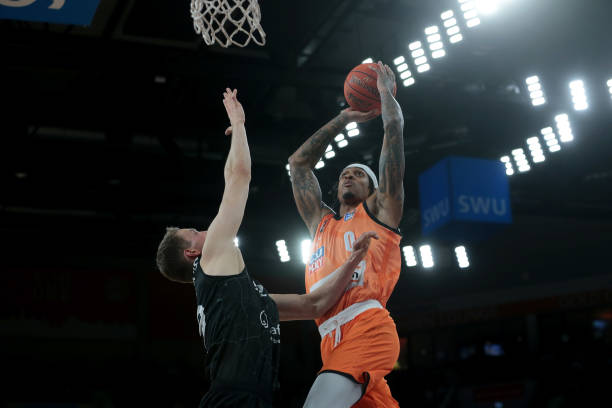 人关注的比 人关注的比