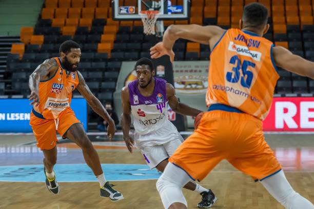 也在世界范 也在世界范