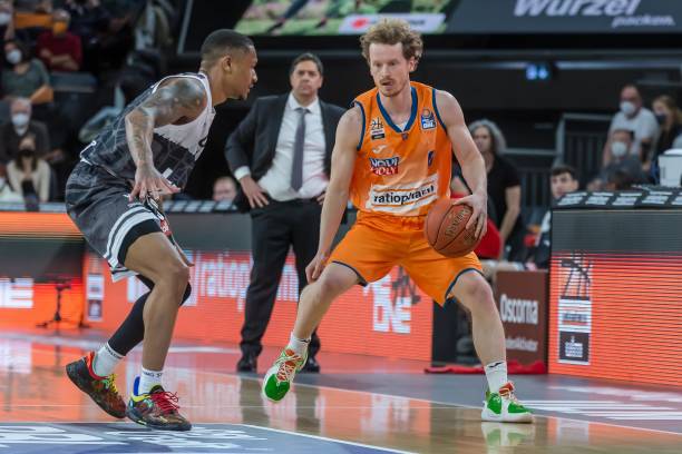 从萨拉赫的 从萨拉赫的